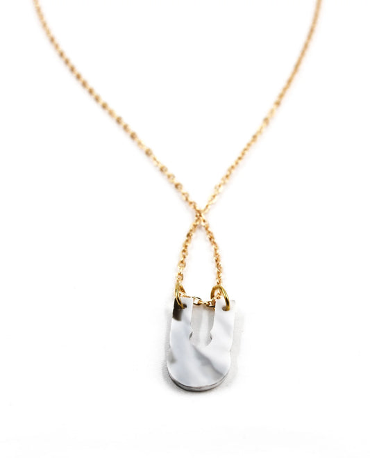 Lioré Timeless Elegance Ketting – gouden ketting met natuurlijke hanger